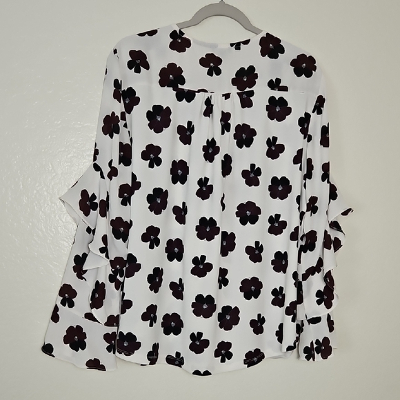 Ann Taylor White Blouse with Black Floral Pattern - Picture 4 of 5